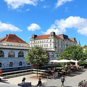 Petkovsek And Vendégház