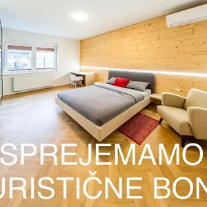 Kamr'ca Apartman